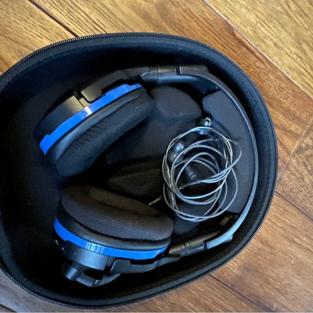 Turtle beach headset - Picture 3 of 3